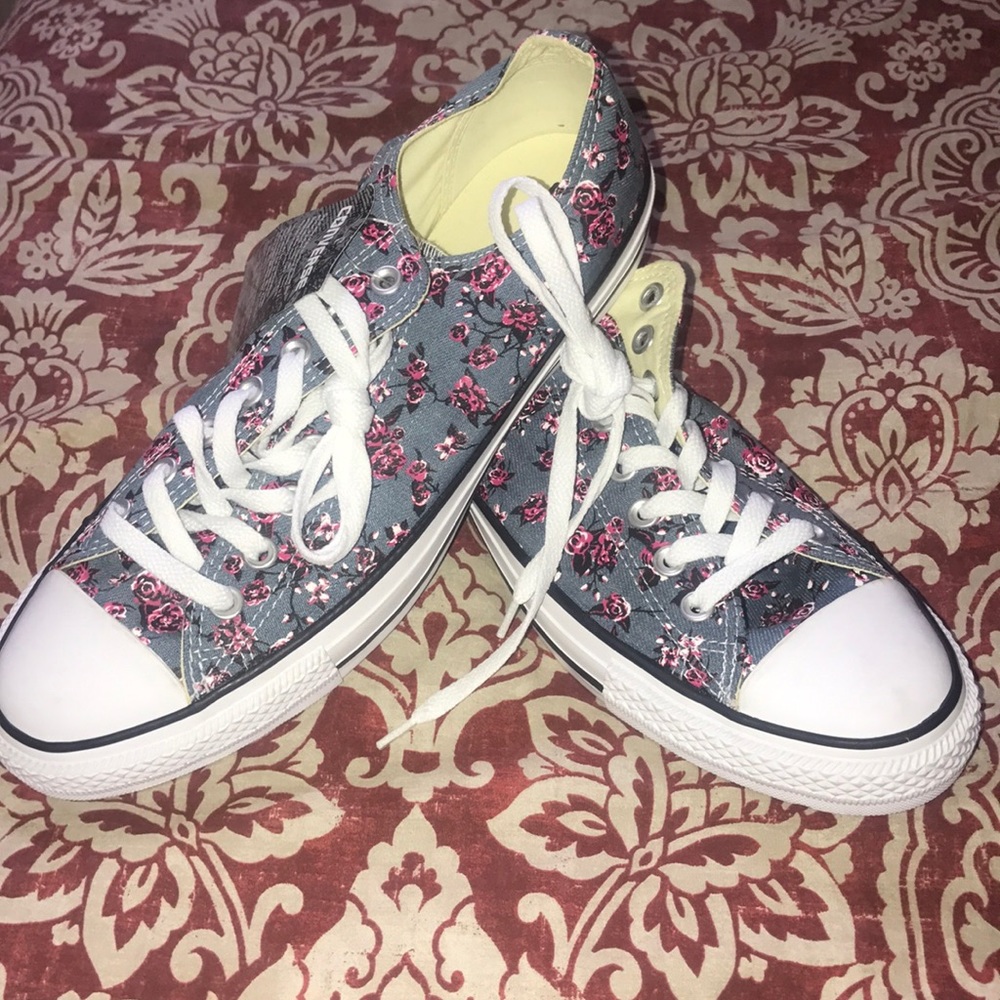 Unisex Converse New New !!!!